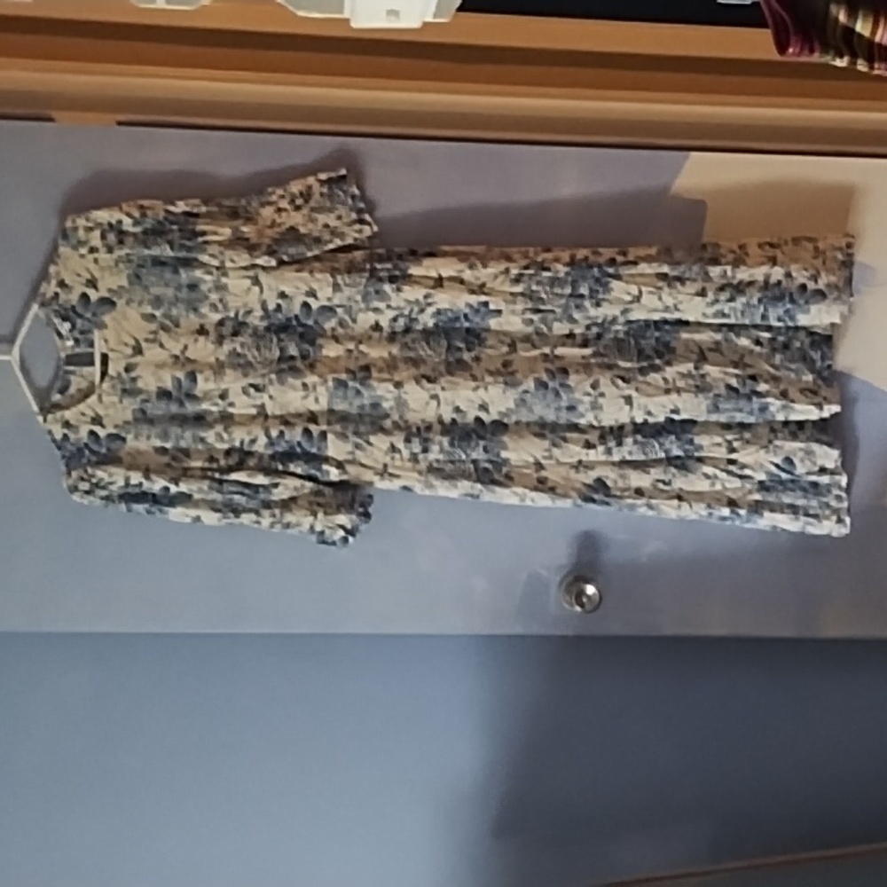 REFORMATION Carolena Dress Pompadour Print 10 - Picture 6 of 10